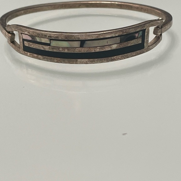 ALPACA MEXICO SILVER ABALONE ONYX MOSAIC INLAY HINGE BANGLE VINTAGE BRA… - Picture 1 of 4